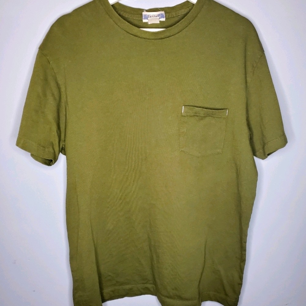 Basic forest green t-shirt